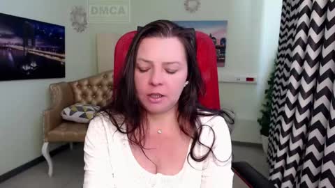 Lily online show from May 8, 2026, 7:25 am