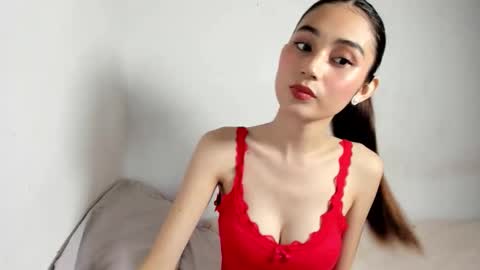 Snapshot of lily_ford_ chatting on May 25, 2026, 5:57 am Raelynn online show from May 25, 2026, 5:57 am