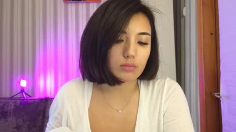 Lily online show from October 8, 2025, 9:40 am