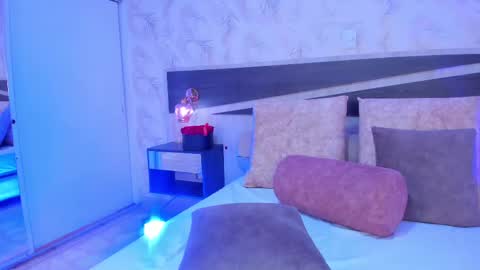 Snapshot of lily_greey chatting on February 15, 2025, 7:27 am Lily online show from February 15, 2025, 7:27 am