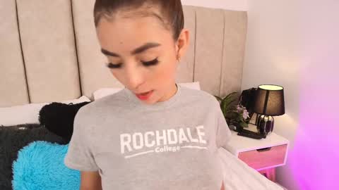 Snapshot of lily_greey chatting on February 25, 2025, 9:53 am Lily online show from February 25, 2025, 9:53 am