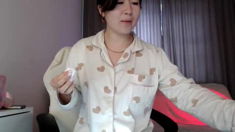Snapshot of lily_litle chatting on October 17, 2025, 9:12 am Lily Litle online show from October 17, 2025, 9:12 am