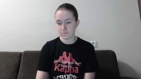 Snapshot of lily_love_x chatting on February 9, 2025, 6:01 am lily_love_x online show from February 9, 2025, 6:01 am