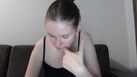 Snapshot of lily_love_x chatting on October 2, 2025, 11:23 pm lily_love_x online show from October 2, 2025, 11:23 pm