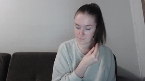 Snapshot of lily_love_x chatting on October 17, 2025, 10:01 pm lily_love_x online show from October 17, 2025, 10:01 pm