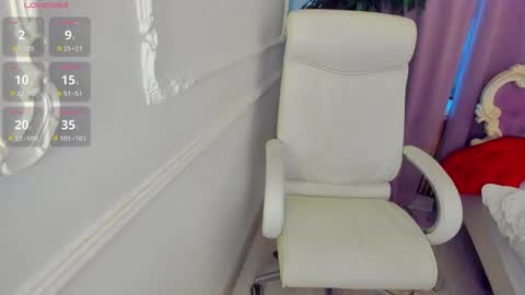 Lily online show from March 22, 2026, 4:27 am