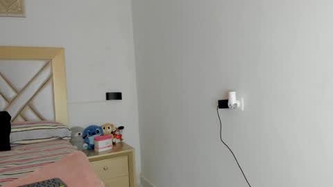 Snapshot of lily_noir_ chatting on April 8, 2026, 11:54 am lily_noir_ online show from April 8, 2026, 11:54 am