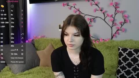 Snapshot of lily_qute chatting on May 14, 2026, 6:31 am Lily online show from May 14, 2026, 6:31 am