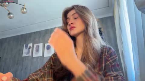 Snapshot of lily_savage chatting on September 30, 2025, 1:27 pm Sophie online show from September 30, 2025, 1:27 pm