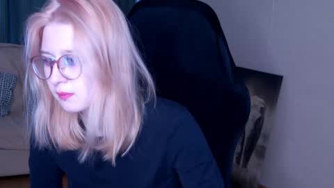 Lily Spark online show from May 19, 2026, 1:11 am