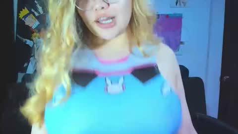 lily_stone04 online show from May 12, 2026, 10:23 am