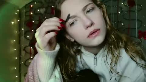 small lily online show from January 9, 2026, 7:11 am