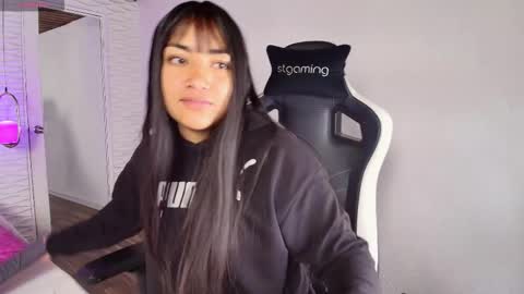 lily_waist online show from October 10, 2025, 11:20 am