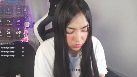 lily_waist online show from October 29, 2025, 3:25 pm