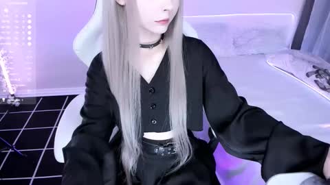 Snapshot of lily_weep chatting on September 9, 2025, 12:32 am Lily online show from September 9, 2025, 12:32 am