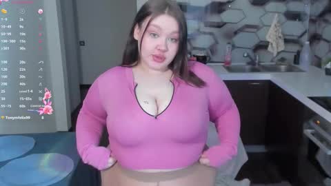 Snapshot of lilybelll chatting on February 2, 2026, 5:06 am Lily online show from February 2, 2026, 5:06 am