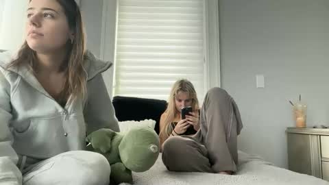 Snapshot of lilybrown07 chatting on February 18, 2026, 6:37 pm lilybrown07 online show from February 18, 2026, 6:37 pm