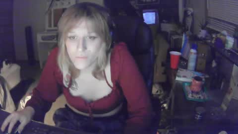Snapshot of lilybvixen chatting on October 6, 2025, 5:16 am lilybvixen online show from October 6, 2025, 5:16 am