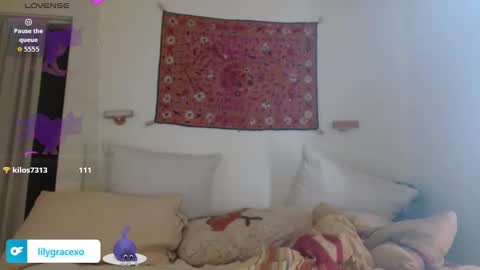 Lily Grace online show from November 13, 2025, 7:35 pm