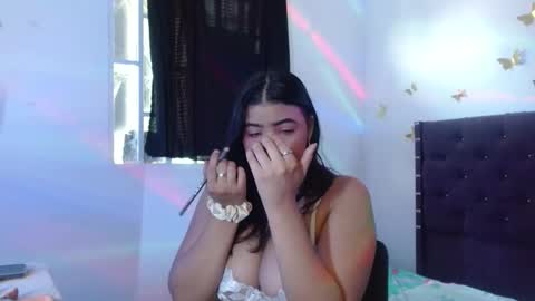 lilyloock1105 online show from March 27, 2026, 8:19 pm