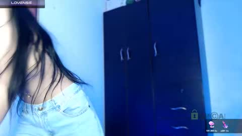 Snapshot of lilylouisee_ chatting on December 25, 2024, 12:16 am Liliana louise online show from December 25, 2024, 12:16 am