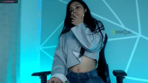 Snapshot of lilylouisee_ chatting on January 22, 2025, 5:37 am Liliana louise online show from January 22, 2025, 5:37 am