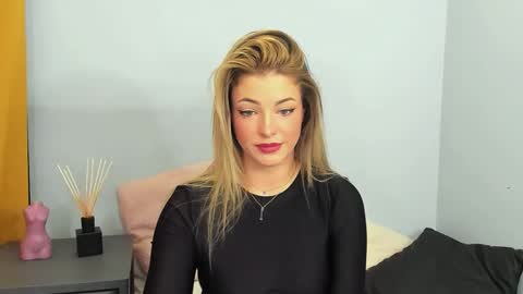 Snapshot of lilylovely26 chatting on December 1, 2024, 4:29 pm Lily online show from December 1, 2024, 4:29 pm