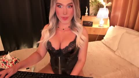 IM YOUR TRUE GODESS Lilymonstercock online show from June 15, 2026, 12:57 am