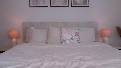 Lily online show from February 8, 2025, 9:03 am