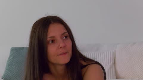 Lily online show from September 13, 2025, 1:55 pm