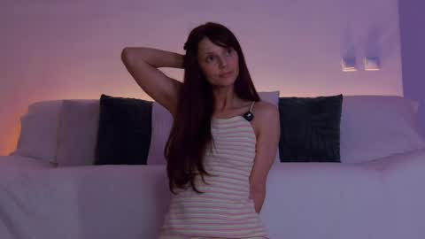 Snapshot of lilyroselyn chatting on March 19, 2026, 7:18 pm Lily online show from March 19, 2026, 7:18 pm