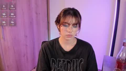 Snapshot of lilyrouse_ chatting on November 26, 2025, 6:14 am lily help me to collect more cosplay online show from November 26, 2025, 6:14 am