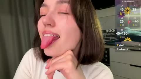 Lily online show from June 8, 2026, 6:52 pm
