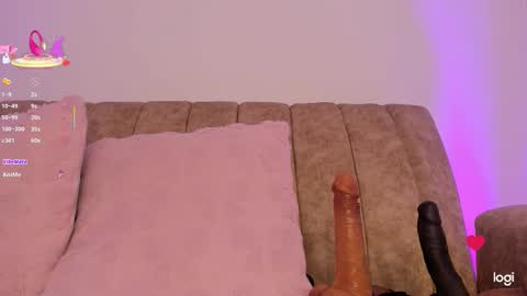 Lily  online show from September 13, 2025, 9:42 am