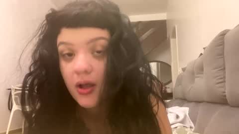 lilyswear online show from February 9, 2025, 6:22 am