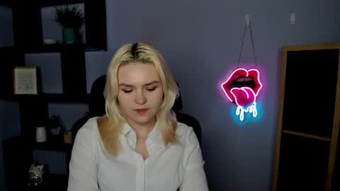 Snapshot of lilysweetxo chatting on March 2, 2026, 7:26 am Lily online show from March 2, 2026, 7:26 am