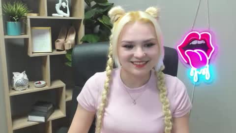 Lily online show from March 20, 2026, 8:08 am