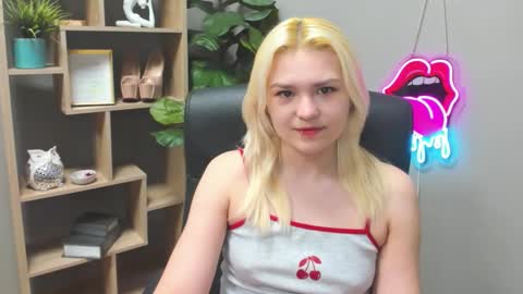 Lily online show from March 27, 2026, 7:36 am