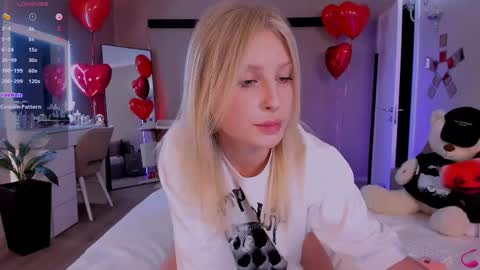 Snapshot of lilyvibe chatting on February 14, 2025, 5:03 pm Lily online show from February 14, 2025, 5:03 pm