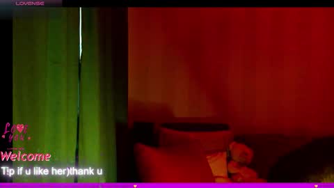 Snapshot of lilyxsky chatting on October 5, 2025, 2:48 pm LilyXSky online show from October 5, 2025, 2:48 pm