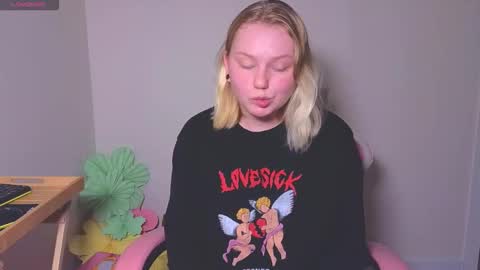 lime cat online show from October 10, 2025, 1:04 am