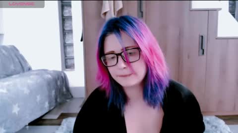 Lina2D tyan online show from May 28, 2026, 8:33 am