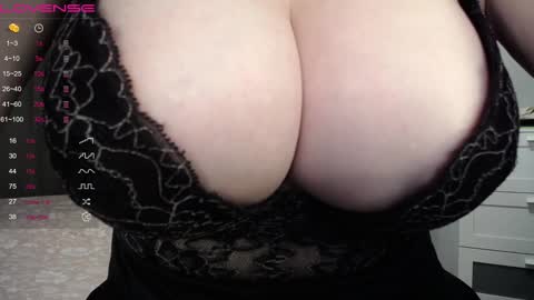 Snapshot of lina____ chatting on December 22, 2024, 9:09 pm Lina online show from December 22, 2024, 9:09 pm
