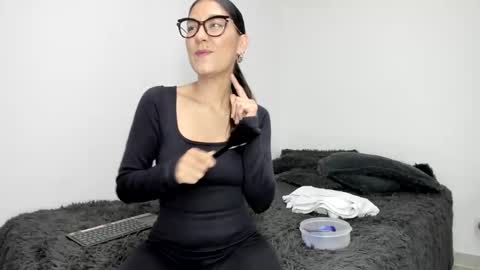 Lina Mandarina online show from October 24, 2025, 8:27 pm