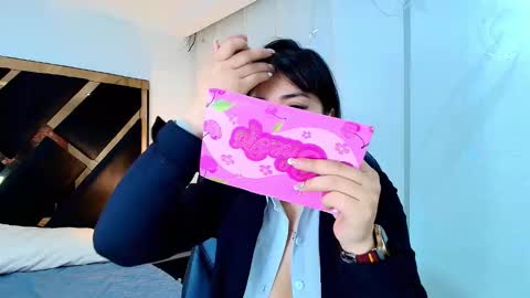  Lina Bedoya  online show from March 11, 2026, 11:49 am