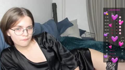 Snapshot of lina_hall chatting on January 7, 2025, 12:09 pm lina hall online show from January 7, 2025, 12:09 pm