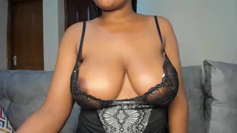 lina sexy58 online show from November 20, 2025, 1:44 pm