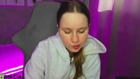 Lina online show from March 21, 2026, 8:19 am