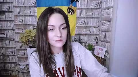 Lina online show from October 26, 2025, 8:20 am