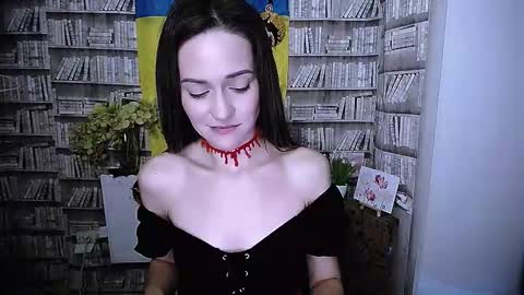 Lina online show from October 31, 2025, 6:58 am